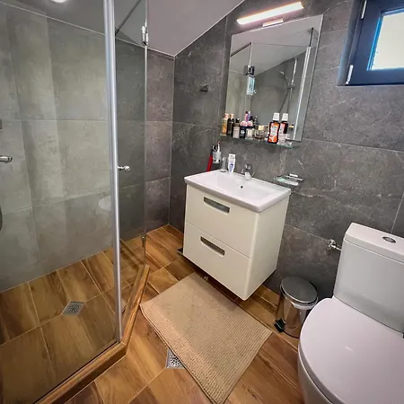 Pino - Villa, Casa, Cucina е Terrazza Albena