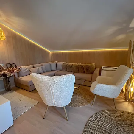 Pino - Villa, Casa, Cucina е Terrazza Vendégház 4*