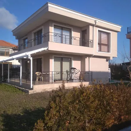 Вили Романтика Pomorie
