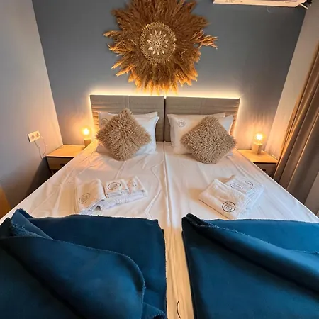 Pino - Villa, Casa, Cucina е Terrazza Pensión 4*