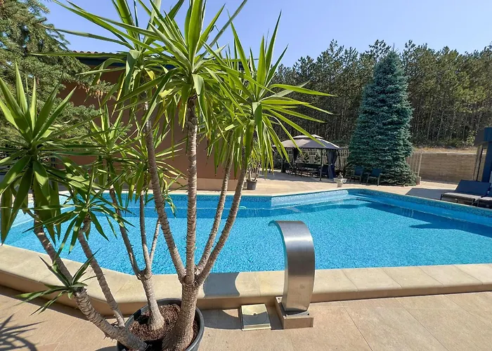 Pino - Villa, Casa, Cucina е Terrazza Къща за гости Албена